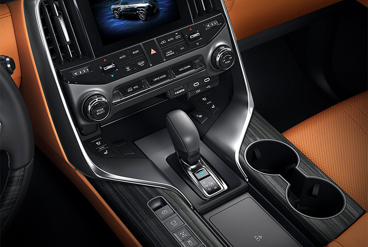 The Japanese luxury crossover benchmark is upgraded again! Lexus